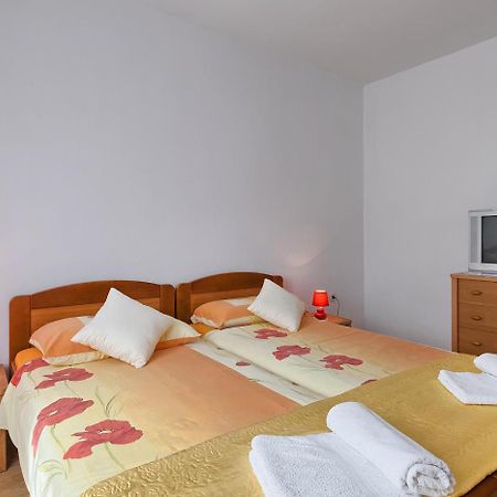 Apartman D&D, Dvorine 63 บานโจเล ภายนอก รูปภาพ
