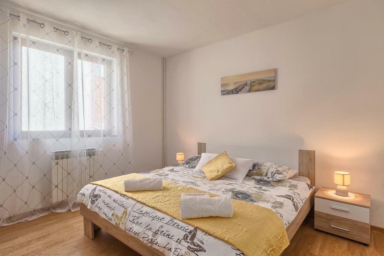 Apartman D&D, Dvorine 63 บานโจเล ภายนอก รูปภาพ