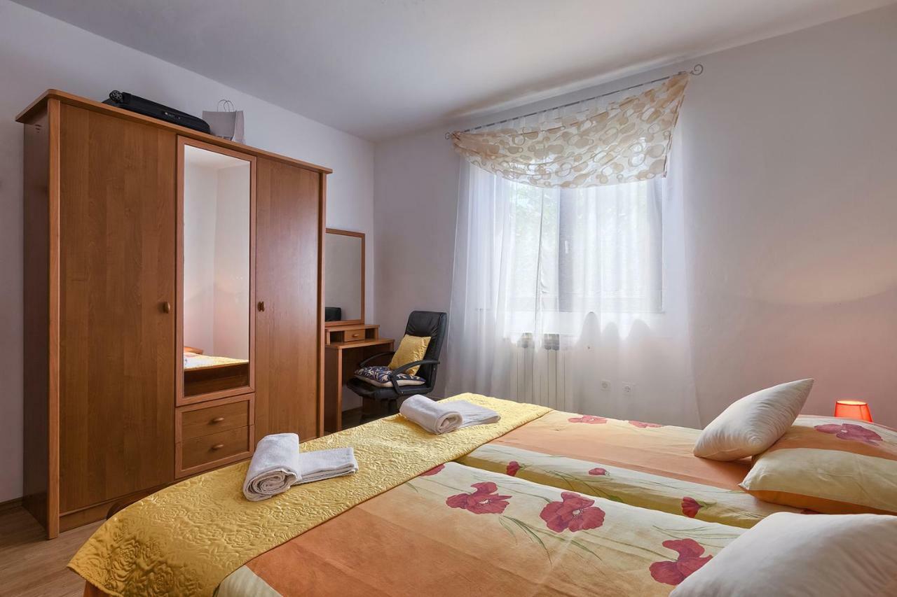 Apartman D&D, Dvorine 63 บานโจเล ภายนอก รูปภาพ