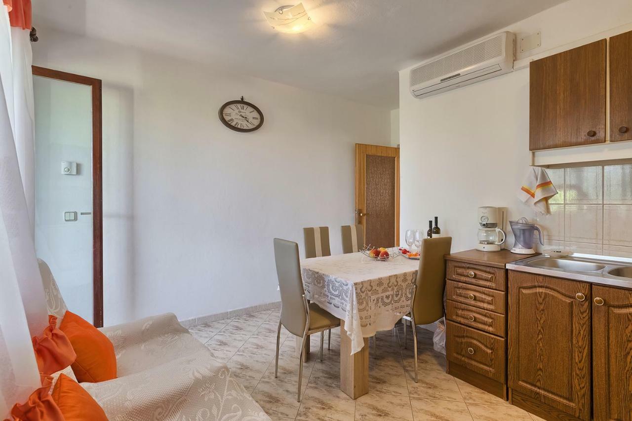 Apartman D&D, Dvorine 63 บานโจเล ภายนอก รูปภาพ