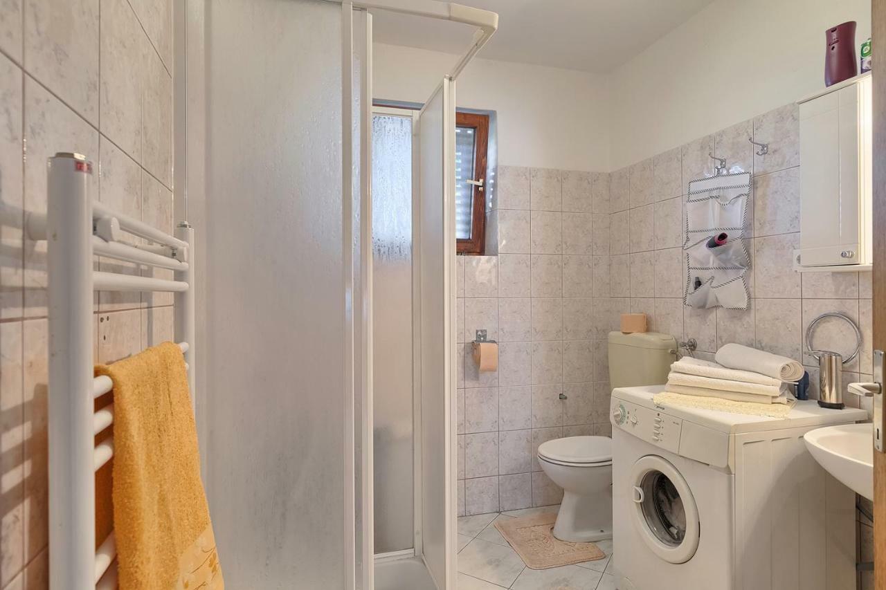 Apartman D&D, Dvorine 63 บานโจเล ภายนอก รูปภาพ