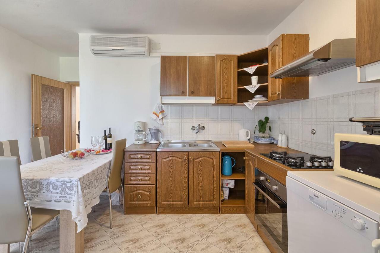 Apartman D&D, Dvorine 63 บานโจเล ภายนอก รูปภาพ