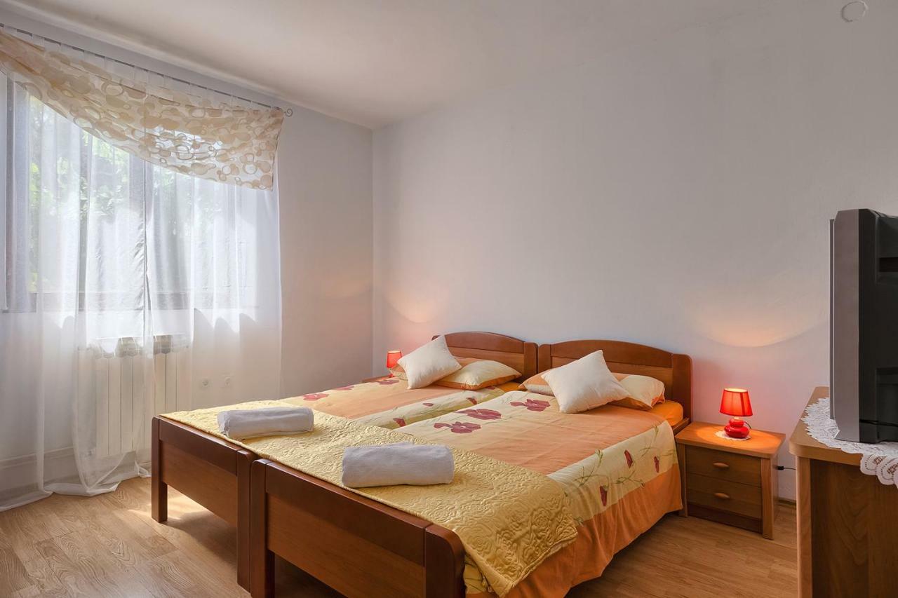 Apartman D&D, Dvorine 63 บานโจเล ภายนอก รูปภาพ