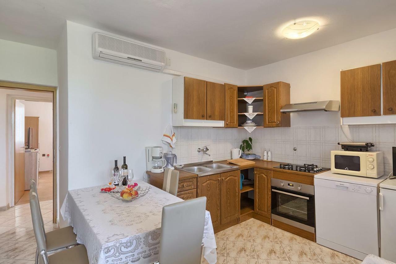 Apartman D&D, Dvorine 63 บานโจเล ภายนอก รูปภาพ